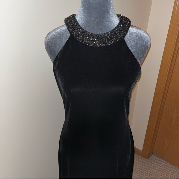 Black Velvet Vintage Evening Gown - Picture 5 of 7